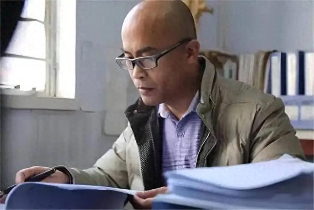 山东高三男孩免费住老太太家考上北京体制后却因老太太扔了铁饭碗