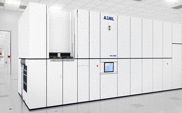 美荷两国曾同时发声，对中国独立研发的光刻机技术给予了强烈批评