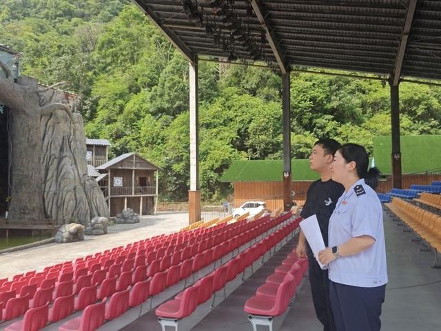 荔波：税力量为暑期“研学热”赋能