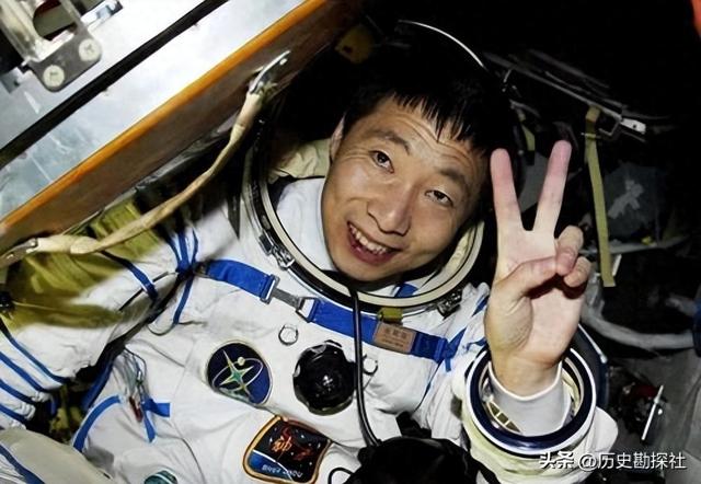 我国首位航天员杨利伟，被授予少将军衔，退休后能享受什么待遇？