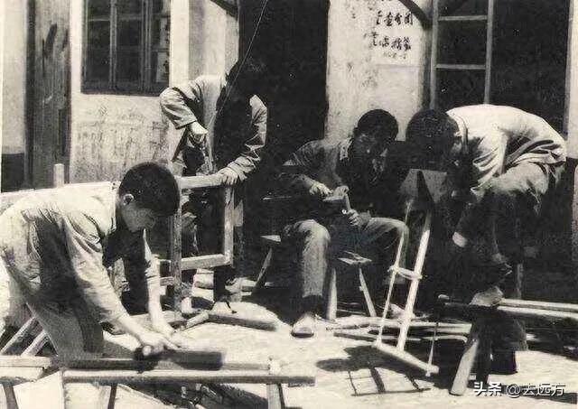 92年相亲失败,去兄弟家喝酒,他娘却悄悄问我:你看我家姑娘咋样