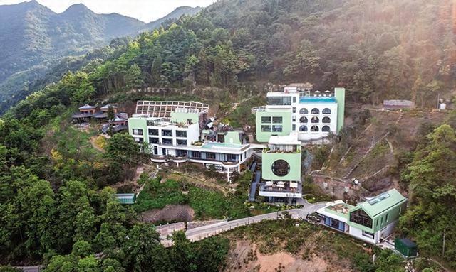 工业遗址“萌”转型 熊猫民宿“热”山林