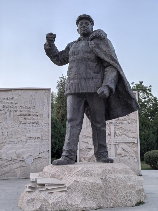玉门铁人四像