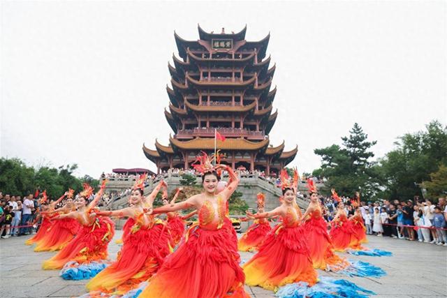 李白对诗今朝客 岳飞扬戟长江波 黄鹤楼入围假日景区热度前十