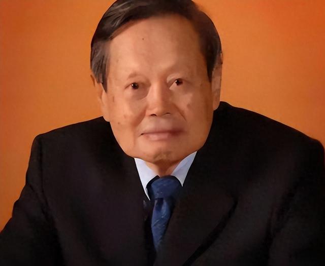 杨振宁去世后，49岁翁帆或没想到，因恢复中国籍 长期捐赠名誉飙升