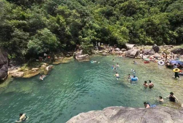 提醒：网红打卡地频现险情，“诗与远方”更需安全护航