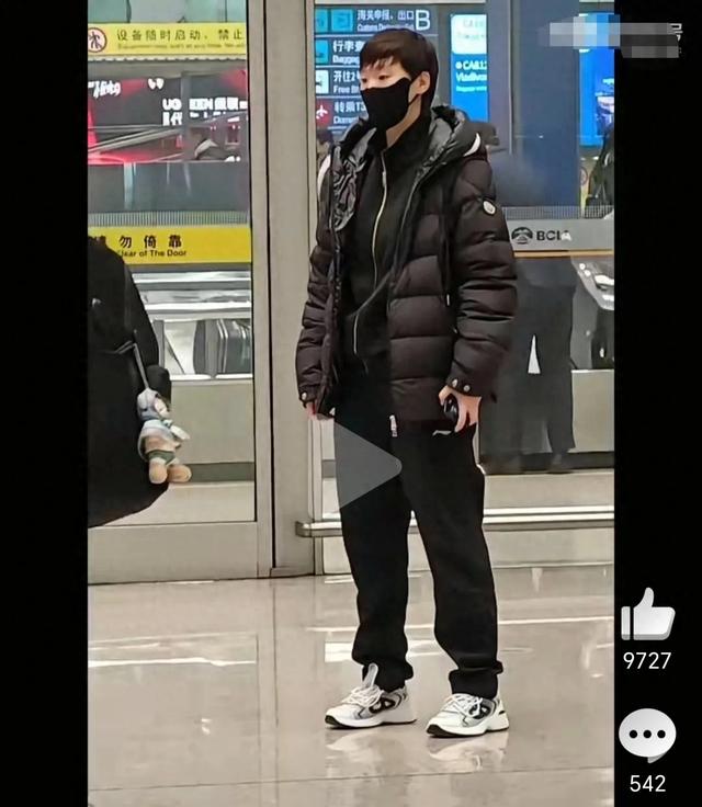 王曼昱最新消息！已抵达北京治疗肩伤，省队恩师亲自陪同