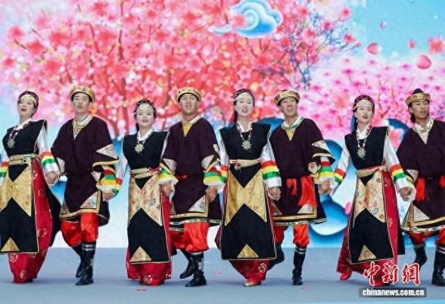 西藏林芝赴广州推介文旅 邀大湾区游客共赴秋日盛会