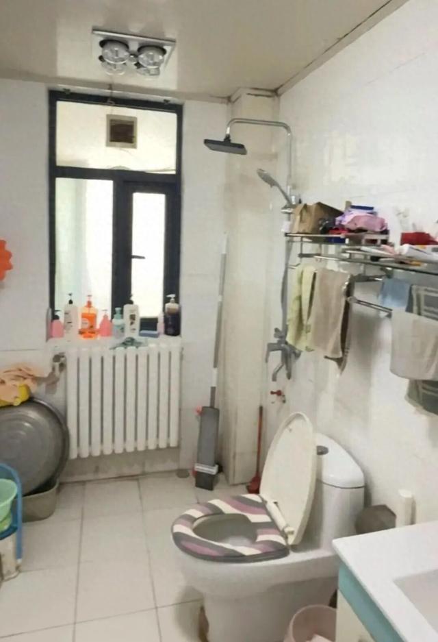 河南当地辟谣“父亲看女儿洗澡”，知情人讲述更多细节：女儿冲动所为，事后互相道歉