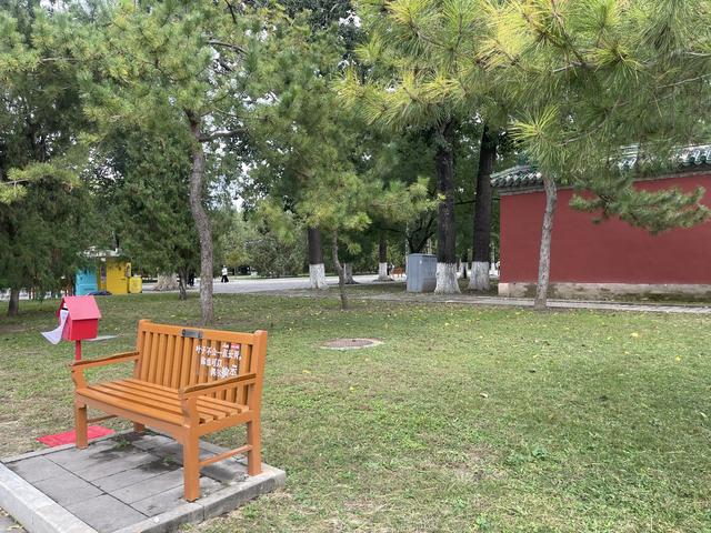 北京的秋天来了，200多张季节限定长椅等你拍照