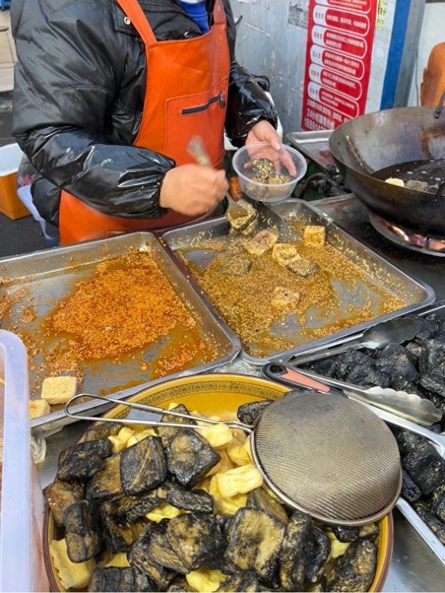 东莞长安夜市攻略：十元吃到饱，本地人私藏的夜色