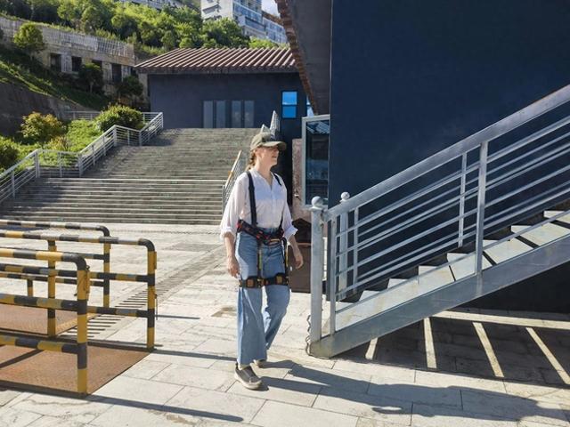 法国摄制组探访恩施大峡谷，向世界展现地质奇观魅力