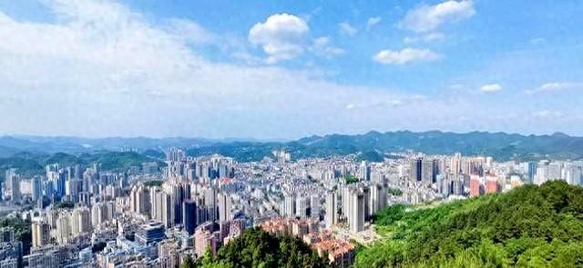 贵州省下一个“贵阳	”	，不是毕节也不是黔南，而是这座低调的城市