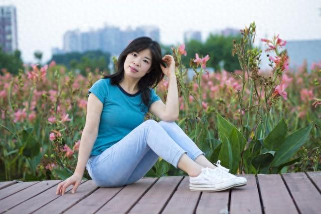 脉脉含情代表什么意思（女人真动情了）