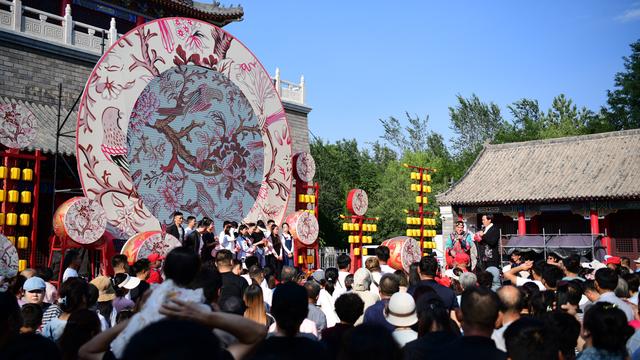 乌海七夕：千年鹊梦筑新韵