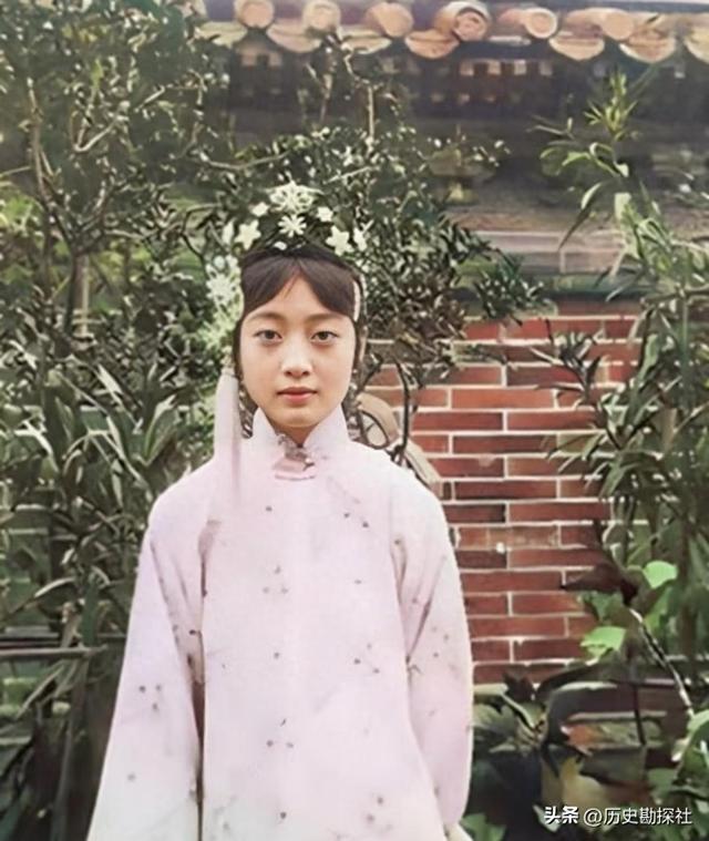 这才是皇后婉容的真实样貌，并非演员扮演，货真价实的罕见照片！