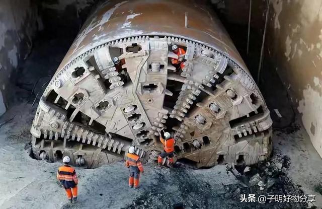 地下巨龙的“排泄物”去哪了？揭秘地铁深挖泥土的消失与价值重生
