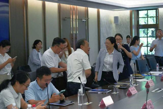 9家蓉企组团上门“解题” 华西医院提需求加快AI+“大健康”融合