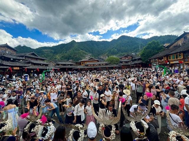 “国庆·中秋”第四天：西江旅游掀高潮“苗文化”体验受热捧