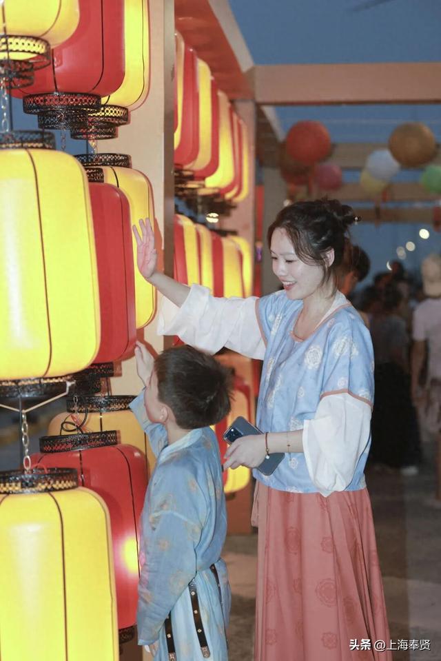 海灯映月、汉服游园，海湾旅游区渔人码头中秋游园，开启穿越千年的文化之旅