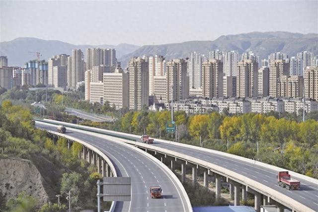 桥韵西宁：跨越时光的城市乐章