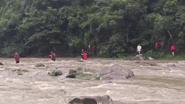 暴雨两小时，露营选错1米就是生死线