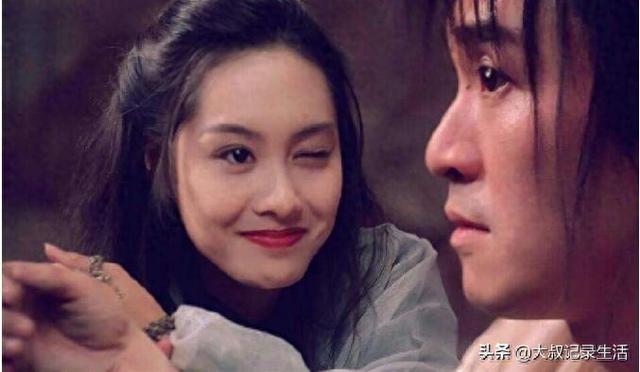 Wink是什么梗（女生发个wink什么意思）