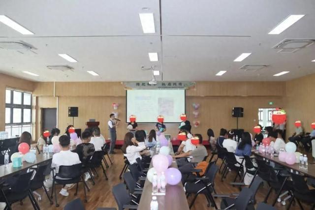 “缘起鹊华 执扇问情”济南起步区青年联谊走进科研一线