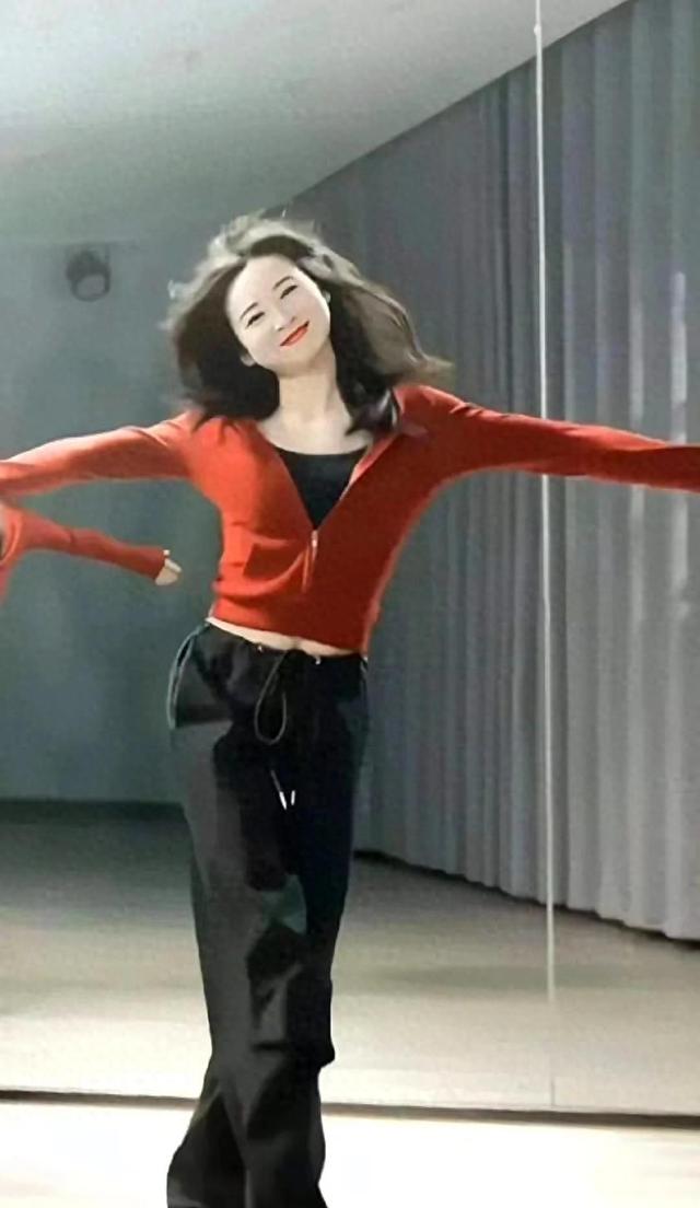贾玲减肥成功后真的太漂亮了，要不好多人都说胖子都是潜力股！