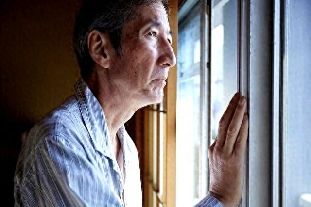 70岁的我，一场大病才懂：不伺候只掏钱的子女，才是真精明！