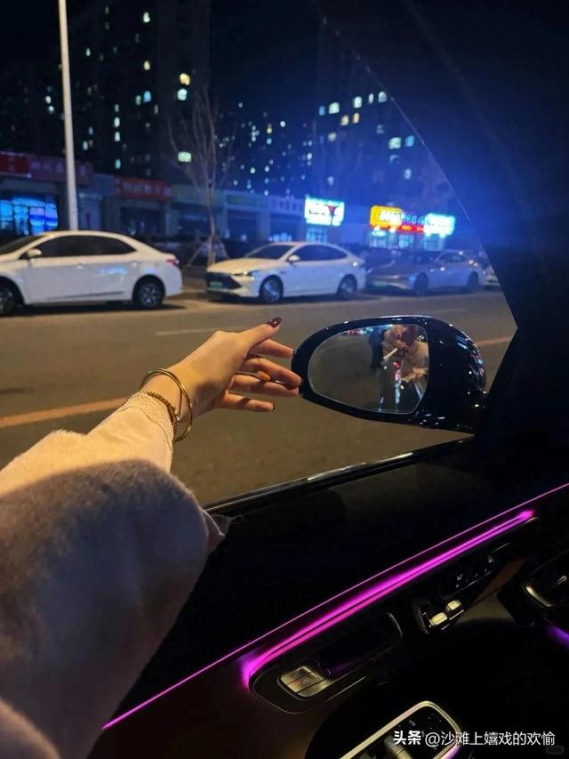 “清醒的好文案，点到为止～”????