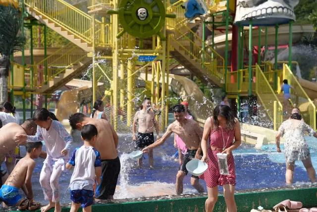 水花+音浪=100%上头!今天的留坝栈道夏日派对,玩疯啦!