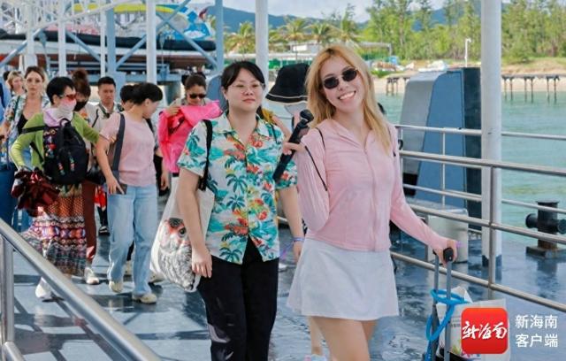 在蜈支洲岛拍出人生照片，海南旅游国际推荐官邂逅海岛浪漫