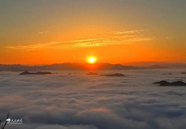 云海之巅,仙境人间:天水白音山邀你共赴流光之约