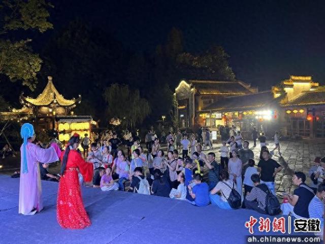 休宁县创新实施“送戏+”模式 擦亮文化惠民品牌