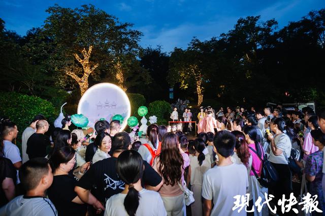 “诗遇瘦西湖”，背古诗可免费夜游瘦西湖