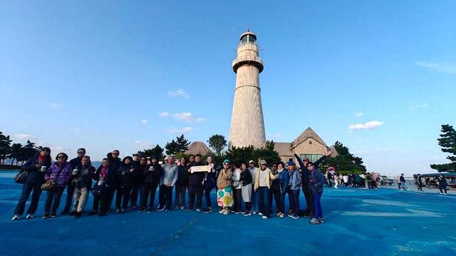 新加坡百人康养旅行团来了！盛赞威海“推窗看到海，开门就入园”