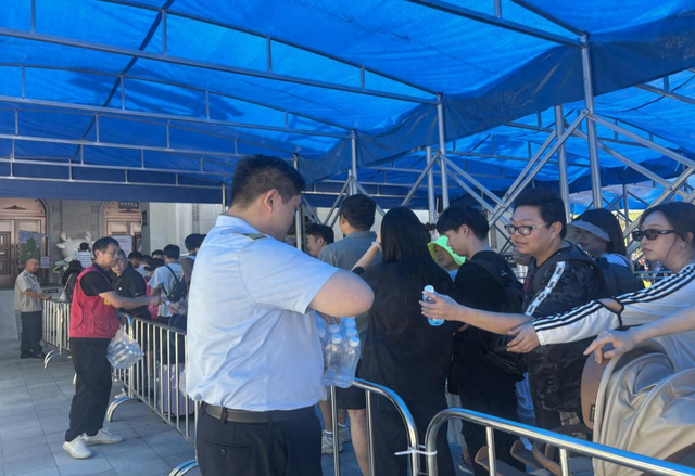 庐山交通索道公司“心服务、诚相伴”国庆假期服务