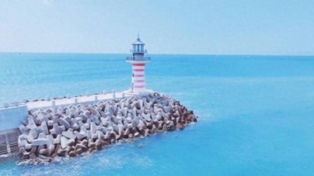 海南景区网站建设费用（海南网红打卡地自由灯塔公示收费引热议）