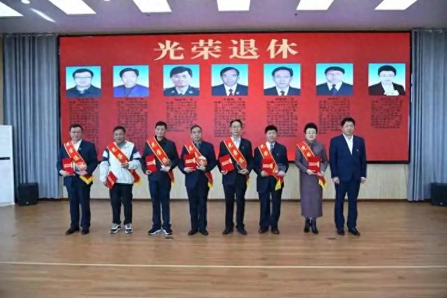逃离独林原地攻略（干部退休后选择逃离原地 关系疏远还是无奈背后的 让人深思）