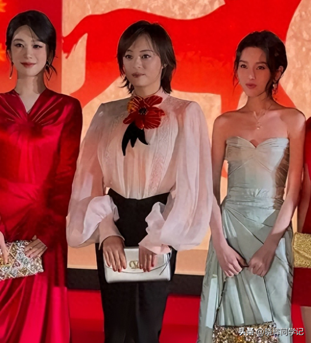 央媒怒批、目不识丁	，这几位德不配位的“文盲	”明星，凭啥走红