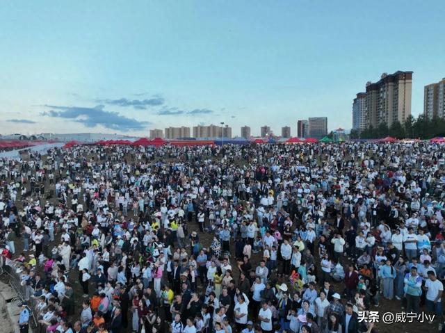 乌蒙狂欢威宁火把狂欢季在五里岗精彩落幕