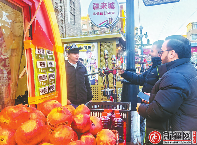 “海外智库看新疆”参访团走进新疆国际大巴扎 “这里不仅发展迅速，各族群众也格外友善”