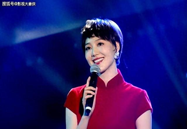 私生活混乱！被央视“开除”、陪睡上位，他身上哪个标签是真的？
