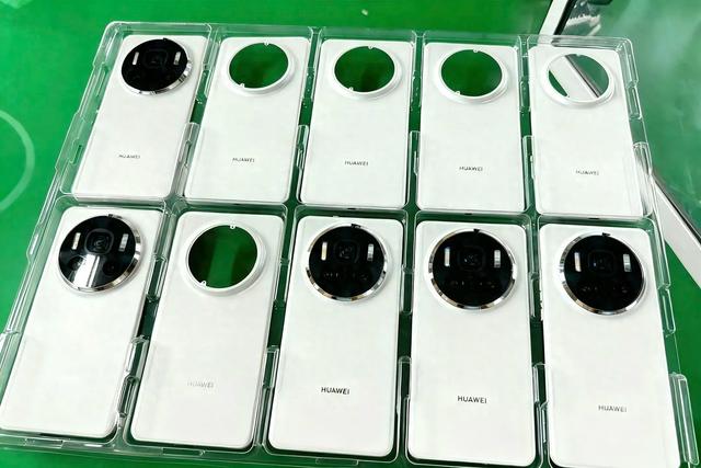 打的苹果找不着北，华为Mate80系列全曝光，风扇压制麒麟散热