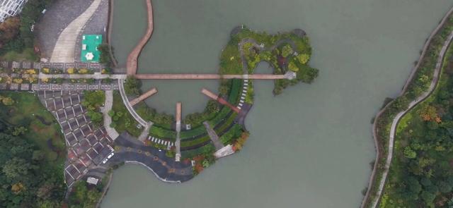 盘州东湖：绚烂的秋景