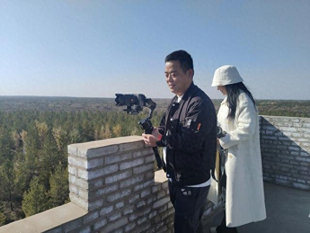 网络名人走进神木开展“绿水青山看神木”生态行活动