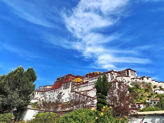 西藏游记九：布达拉宫与大昭寺的千年对话