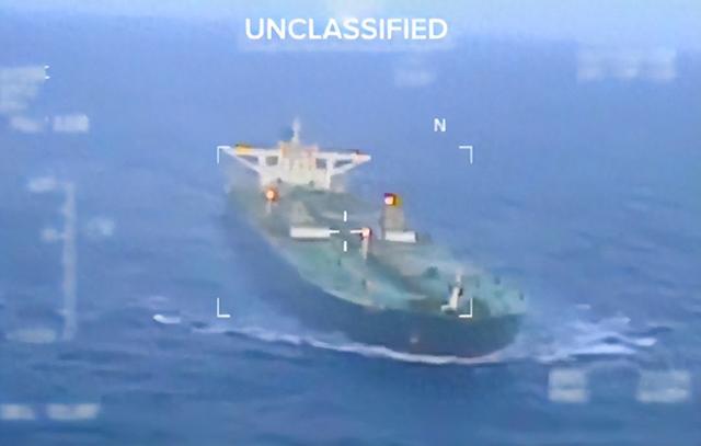 历史重演？美扣押中国油轮	，私吞180万桶原油，中方给出三句话