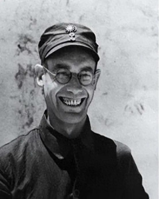 给红军造成损失的李德，娶了参加长征的30名女性之一，后来如何了